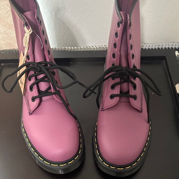 Dr. Martens 1460 Pascal Boots Pink Orchid "Rare Color" Leather Women’s Size 9 - Picture 4 of 4